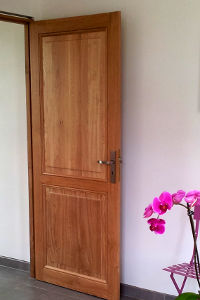 Portes entrees sur mesure en bois